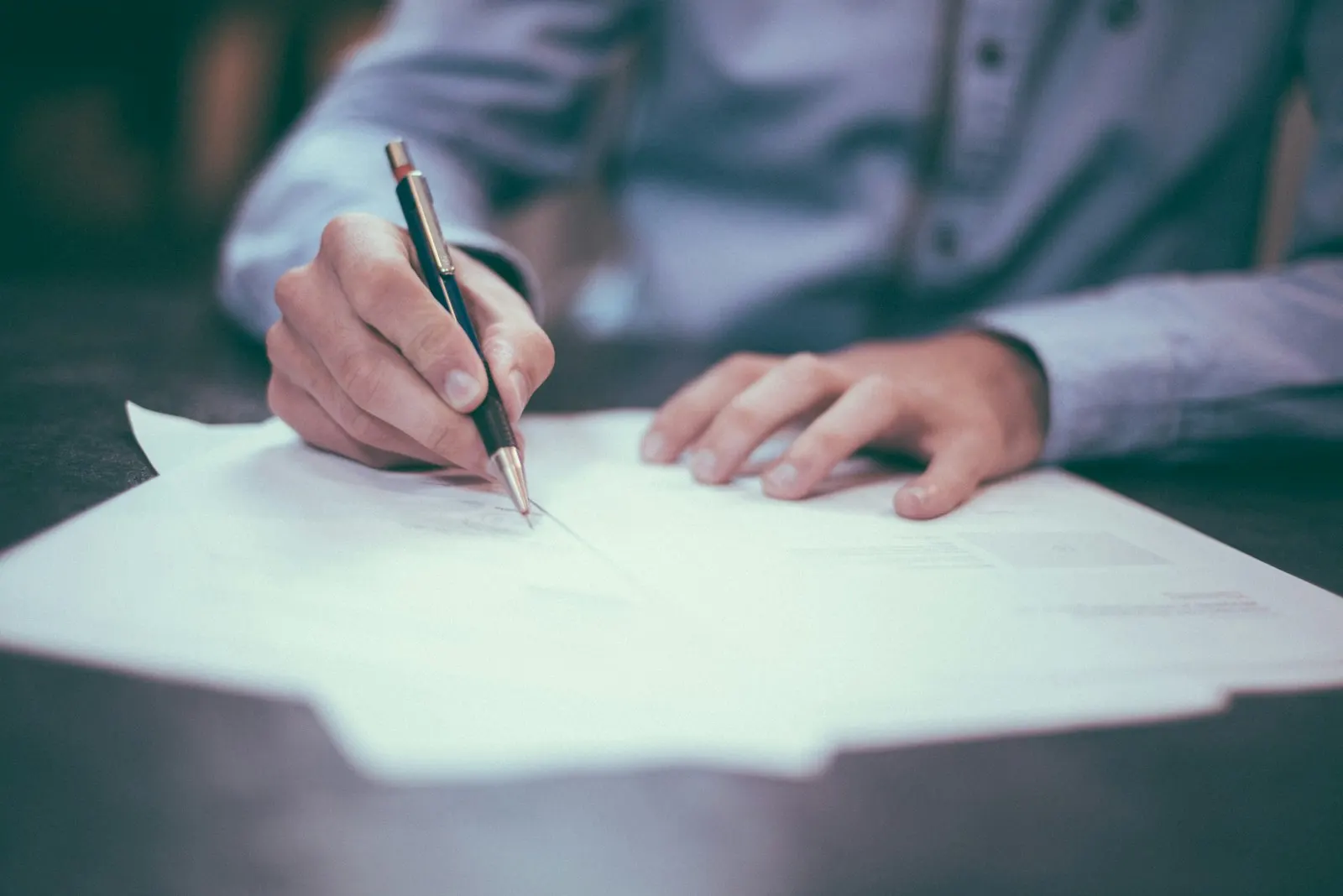 Tradução certificada e juramentada para uso oficial.